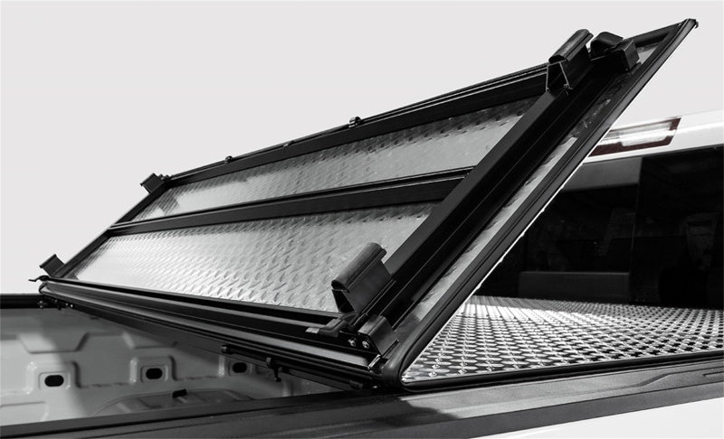 Access LOMAX Tri-Fold Cover 2020+ Chevy/GMC Full Size 2500 3500 6ft 8in Standard Bed - Diamond Plate
