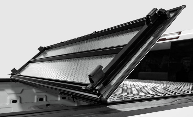 Access LOMAX Tri-Fold Cover 2020+ Chevy/GMC Full Size 2500 3500 6ft 8in Standard Bed - Diamond Plate